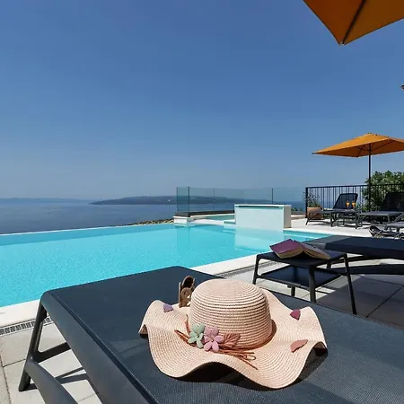 Apartment Dinora *
