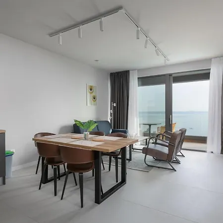 Dinora Apartment *